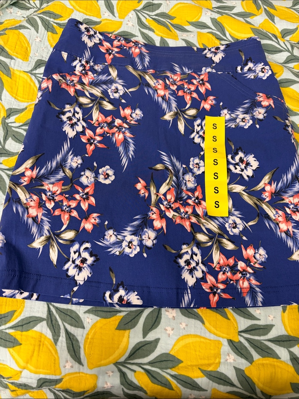 Blue Floral A-Line Skort made  in Italy. It’s new two side pocket.